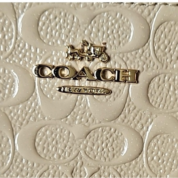 Coach Cream Wristlet Clutch - Picture 3 of 8